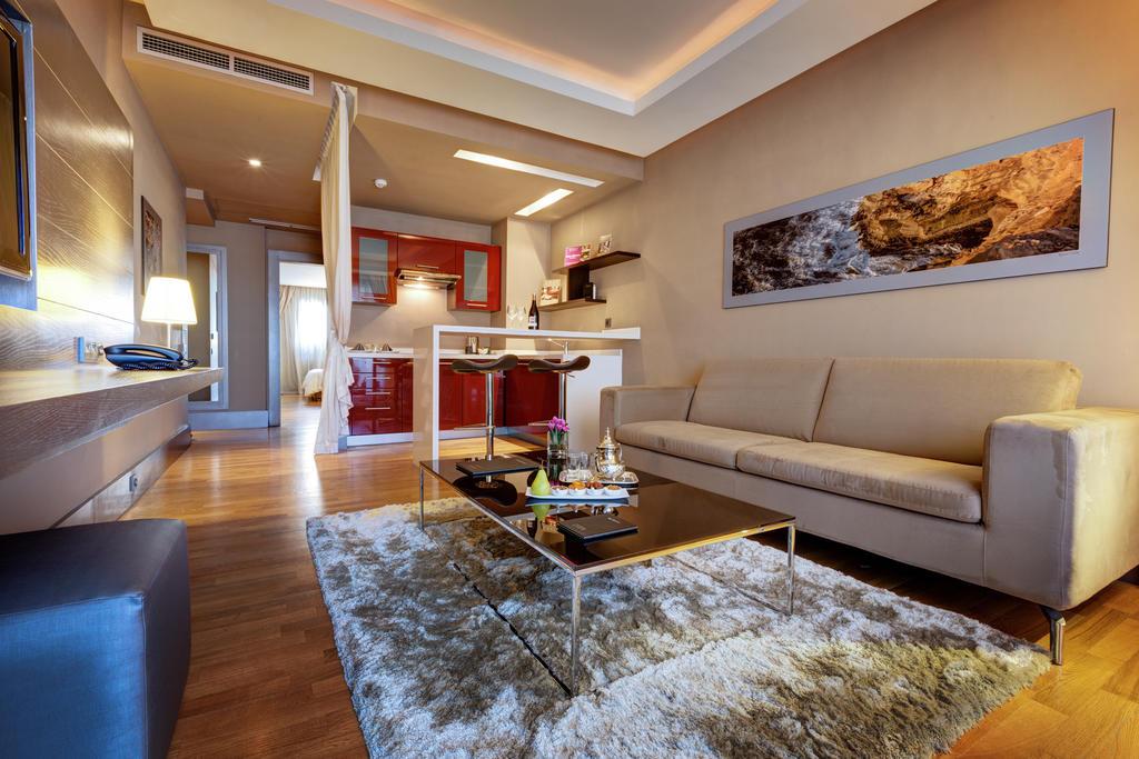 Gray Boutique Hotel Казабланка Екстериор снимка A living room in a serviced apartment in Bangkok, Thailand